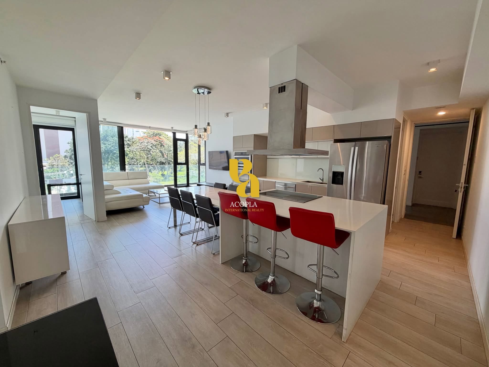 Apartamento amueblado en alquiler frente al parque en Rohrmoser