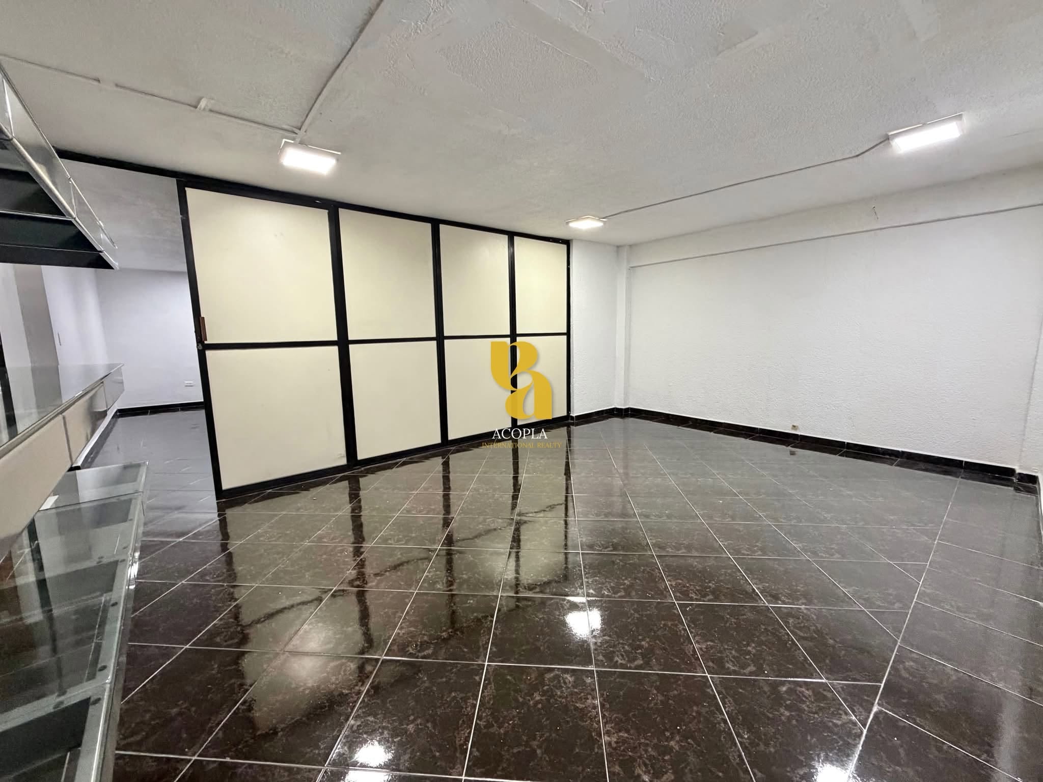 Oficina o local comercial en planta baja en San Jerónimo